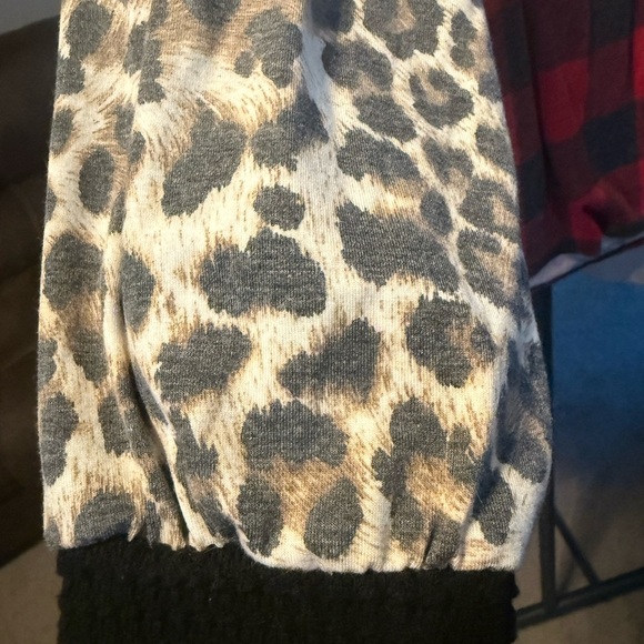 🐾 **BiBi Red Buffalo Plaid & Leopard Print Long Sleeve Top** 🐾 {Medium} - Picture 3 of 4